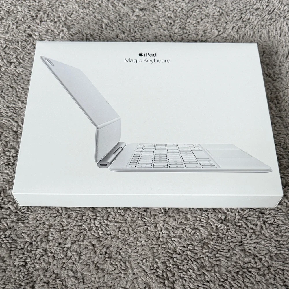 Apple iPad and Keyboard boxes
